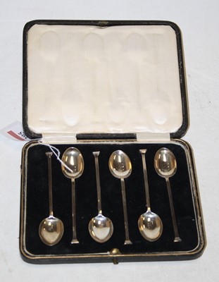 Lot 295 - A set of six George V silver topped spoons,...