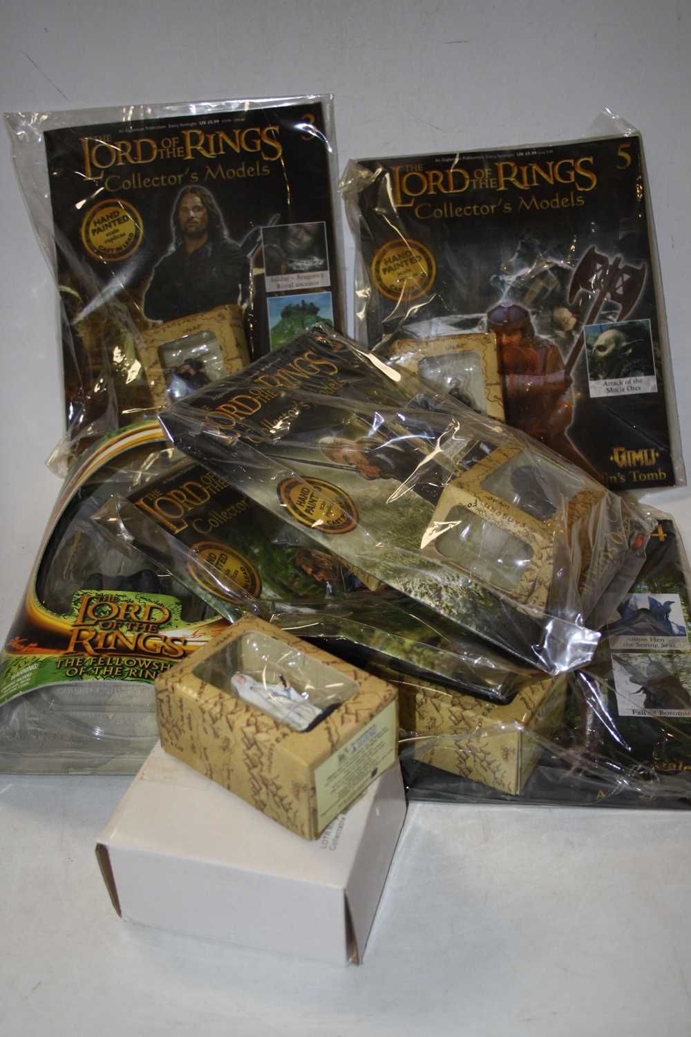 Lot 676 - A box of The Lord of the Rings Collectors...