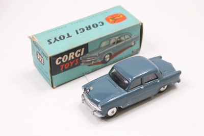 Lot 1909 - A Corgi Toys No.352 R.A.F staff car in blue...