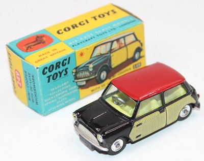 Lot 1939 - A Corgi Toys No. 249 Mini Cooper with Deluxe...