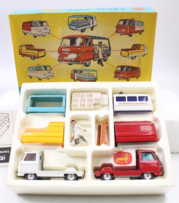 Lot 1960 - A Corgi Toys Constructor gift set 24,...