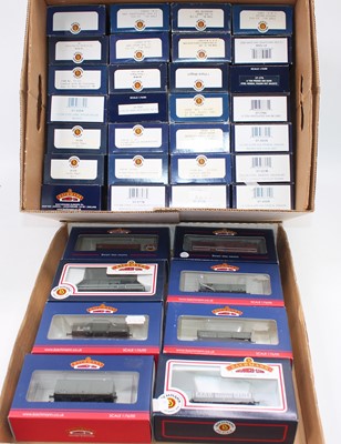 Lot 452 - 40 various boxed Bachmann 00 Gauge wagons, all...
