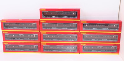 Lot 461 - 10 boxed Hornby 00 Gauge Hawksworth BR Coaches...