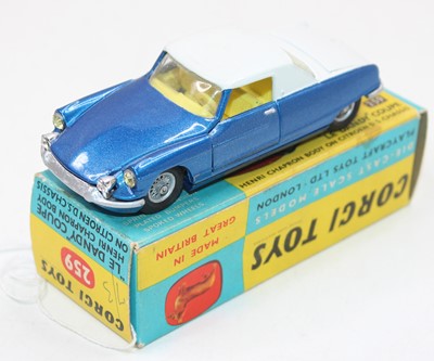 Lot 2002 - A Corgi Toys No. 259 Citroen DS La Londe Coupe,...