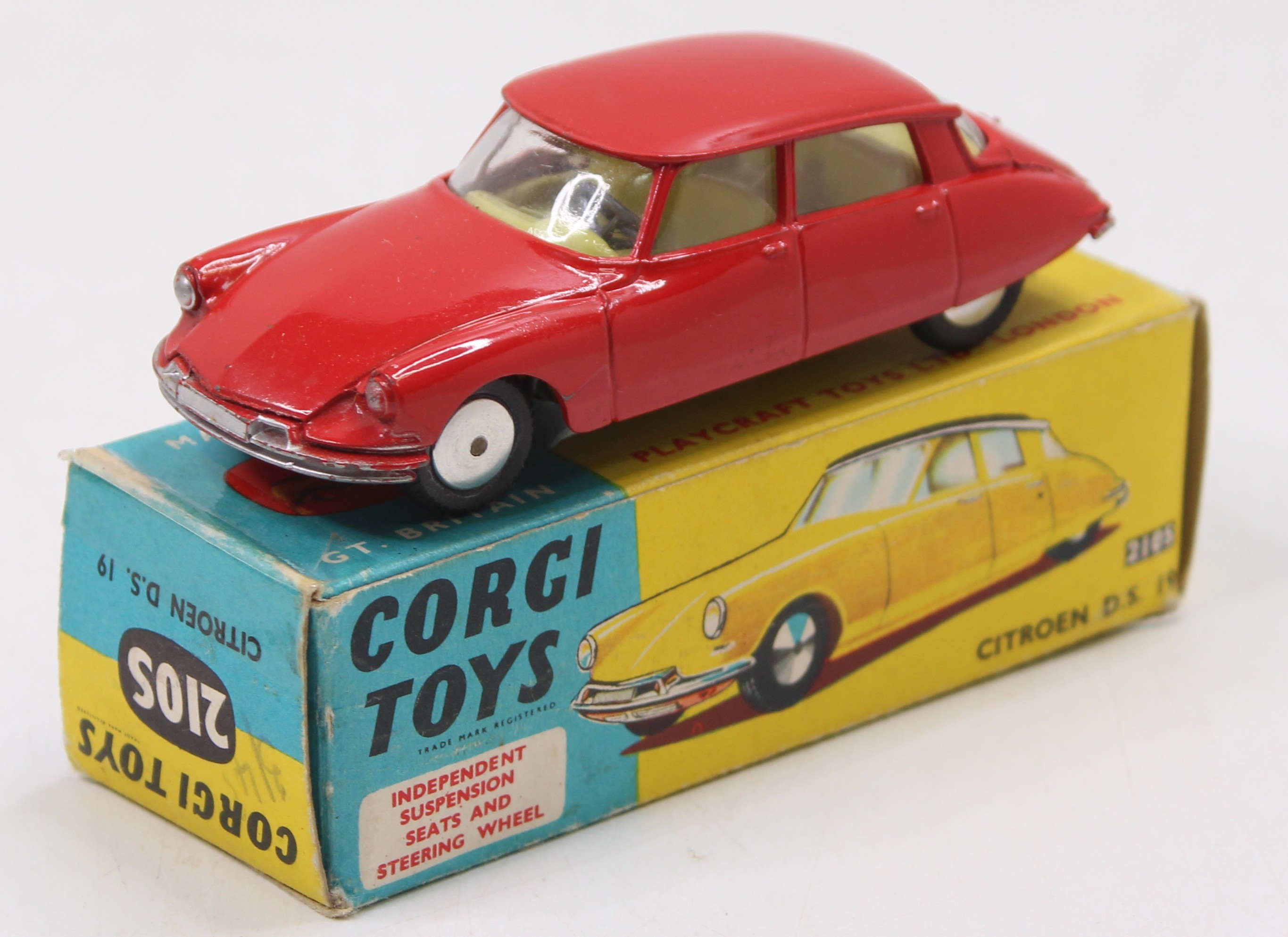 Lot 2011 - A Corgi Toys No. 210 S Citroen DS19