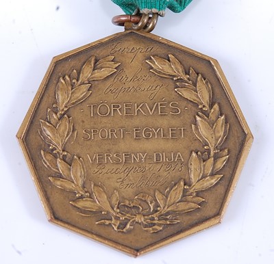 Lot 131 - A WW I Victory medal, naming 25198 SJT. V.E....