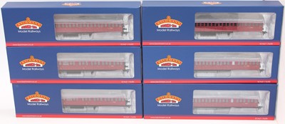 Lot 712 - Bachmann Branchlines BR crimson coaches: two...