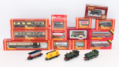 Lot 725 - A collection of Hornby rolling stock: Class...