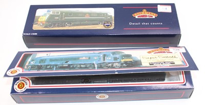 Lot 728 - Two Bachmann Branchline diesel locos: 32-050...