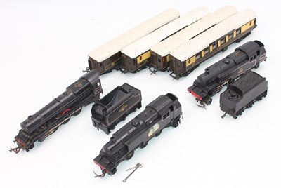 Lot 756 - Three early Triang locos in need of...