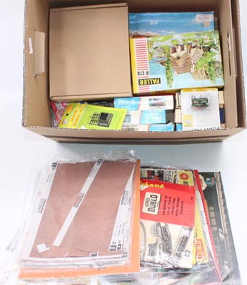 Lot 757 - Large box containing some Airfix wagon kits,...