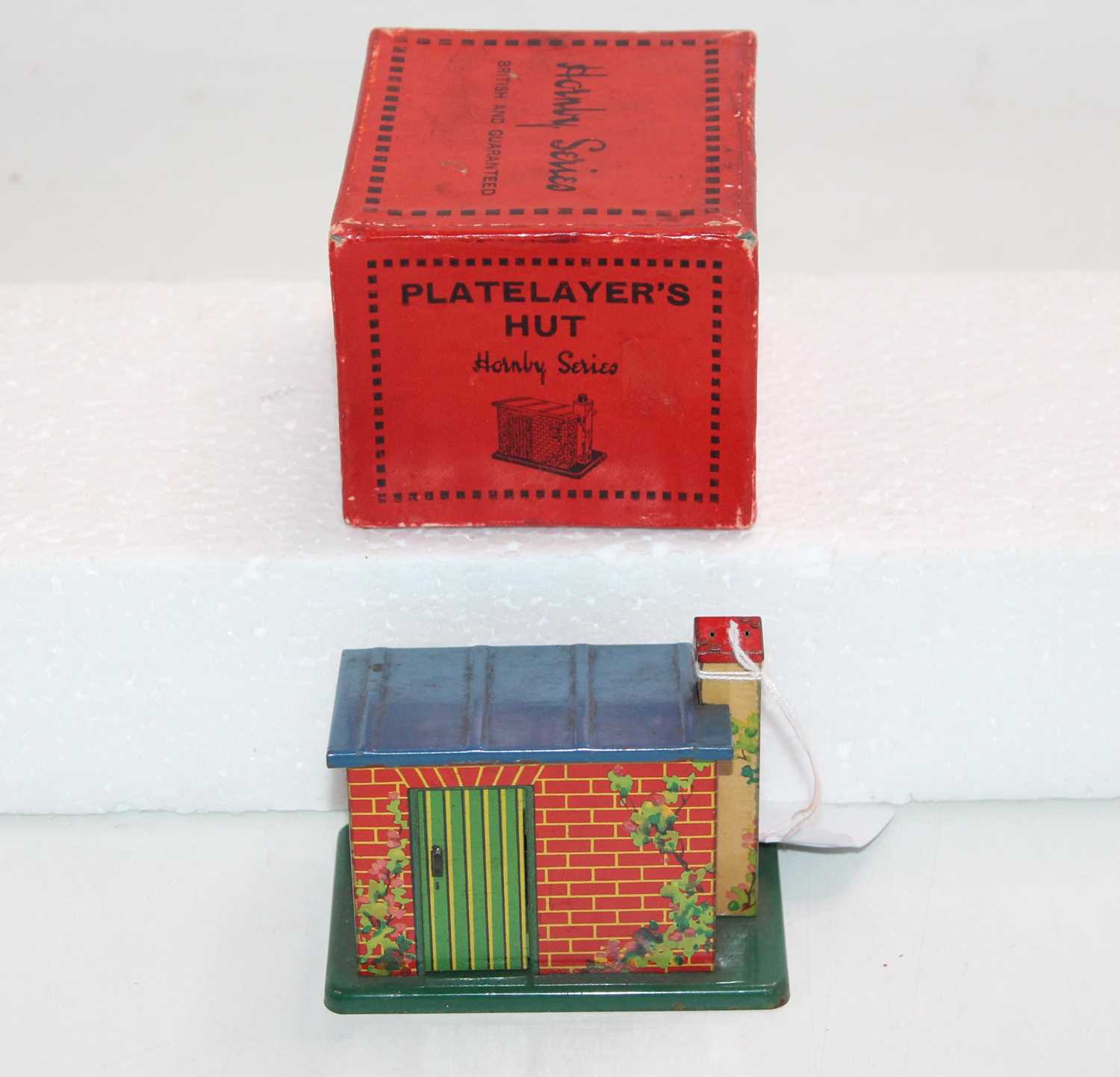Lot 220 - 1930-4 Hornby Platelayer’s Hut, opening...