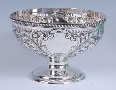 Lot 2152 - A George V silver pedestal rose bowl, the...