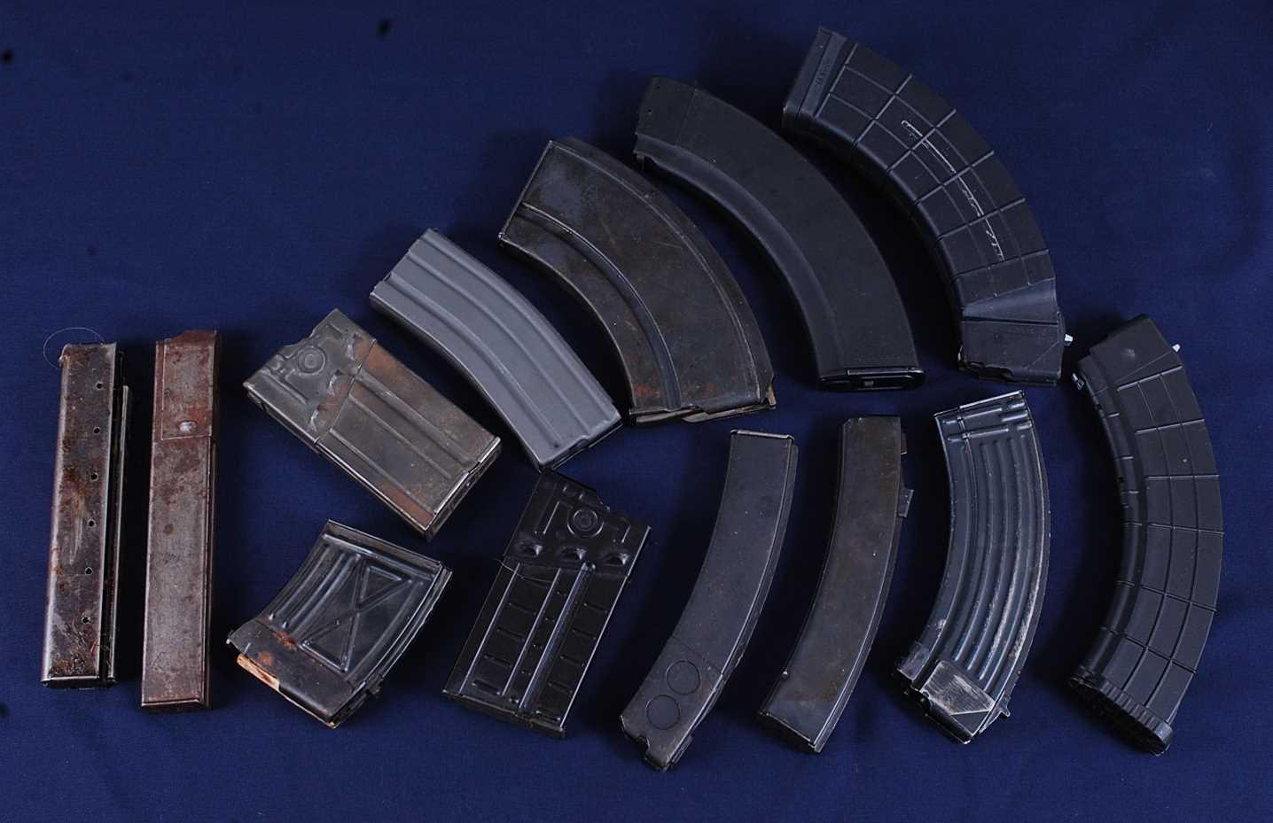 Lot 129 - A collection of assorted automatic magazines...