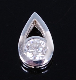 Lot 2722 - An 18ct white gold diamond pendant, comprising...