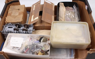 Lot 292 - Large tray containing assorted O gauge items...