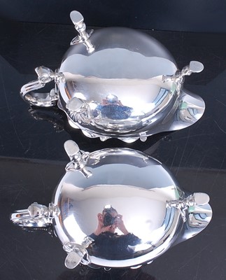Lot 2162 - A pair of early 20th century silver sauceboats,...