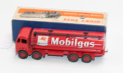 Lot 1721 - Dinky Toys No. 504 Foden 14 Ton 'Mobilgas'...