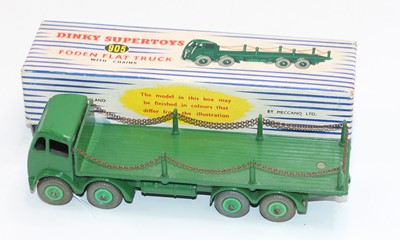 Lot 1724 - Dinky Toys No. 905 Foden flat truck with...