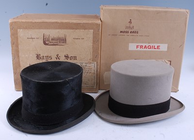 Lot 280 - A gentleman's grey felt top hat, bearing a...