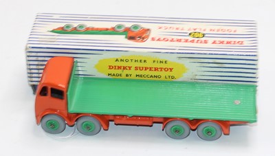 Lot 1726 - Dinky Toys No. 902 Foden flat truck,...