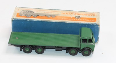 Lot 1727 - Dinky Toys No. 502 Foden flat truck,...