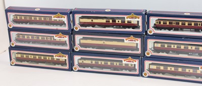 Lot 765 - A Bachmann 00 scale crimson and green Thompson...