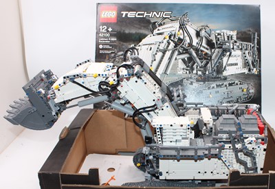 Lot 1419 - Lego Technic, No.42100, Liebherr R9800...