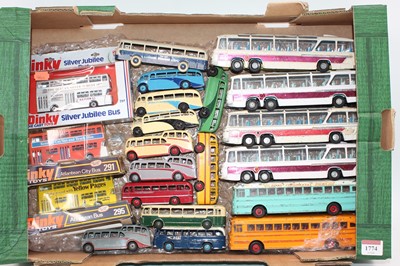 Lot 1774 - 22 various boxed and un-boxed Dinky Toys...