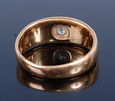 Lot 2752 - An 18ct yellow gold gent's diamond dress ring,...