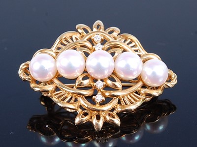 Lot 2773 - A Victorian style yellow metal, cultured pearl...