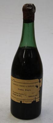 Lot 1017 - Carvalho, Riberio & Ferreira vino tinto, 1949,...