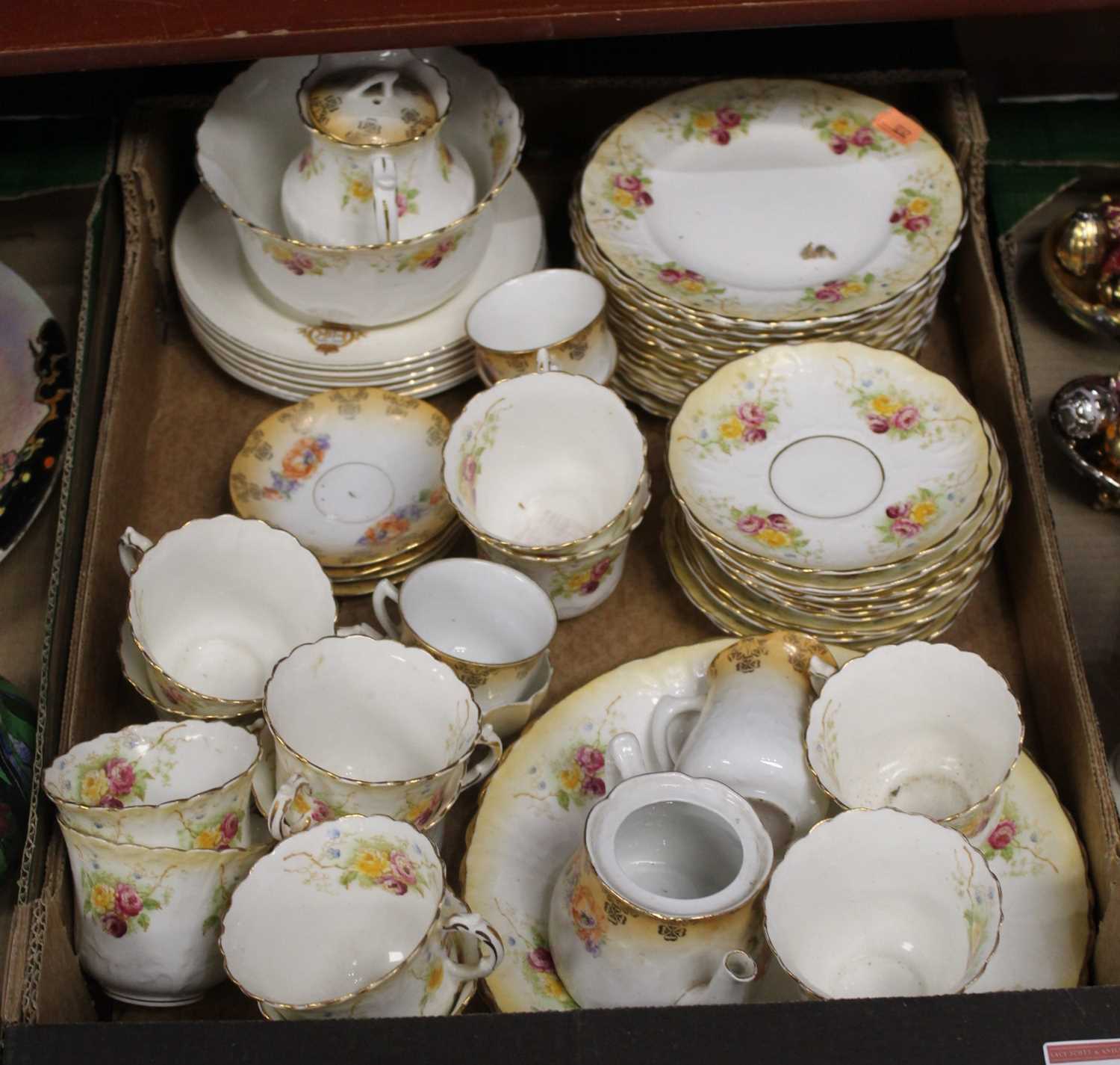 Lot 69 - A box of miscellaneous china, to include a...