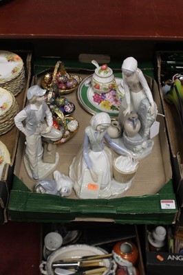 Lot 70 - A Lladro Spanish porcelain model of geese with...
