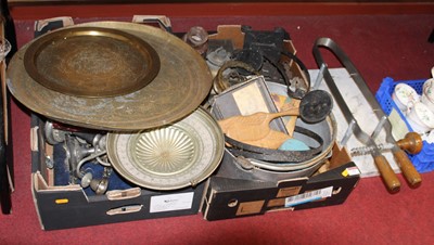 Lot 73 - A collection of miscellaneous items, to...