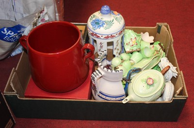 Lot 162 - A box of miscellaneous items to include boxed...