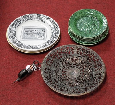 Lot 164 - A collection of miscellaneous items to include...