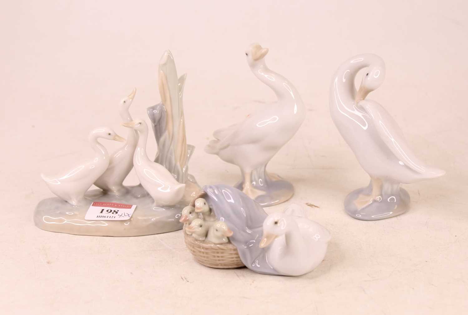 Lot 198 - A Lladro Spanish porcelain model of geese with...