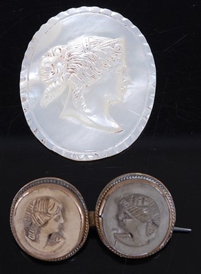 Lot 378 - Mixed lot to include carved mother-of-pearl...