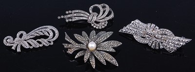 Lot 379 - Marcasite and white metal costume jewellery...