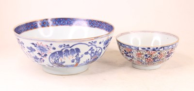 Lot 212 - A Chinese export bowl, painted with figures...