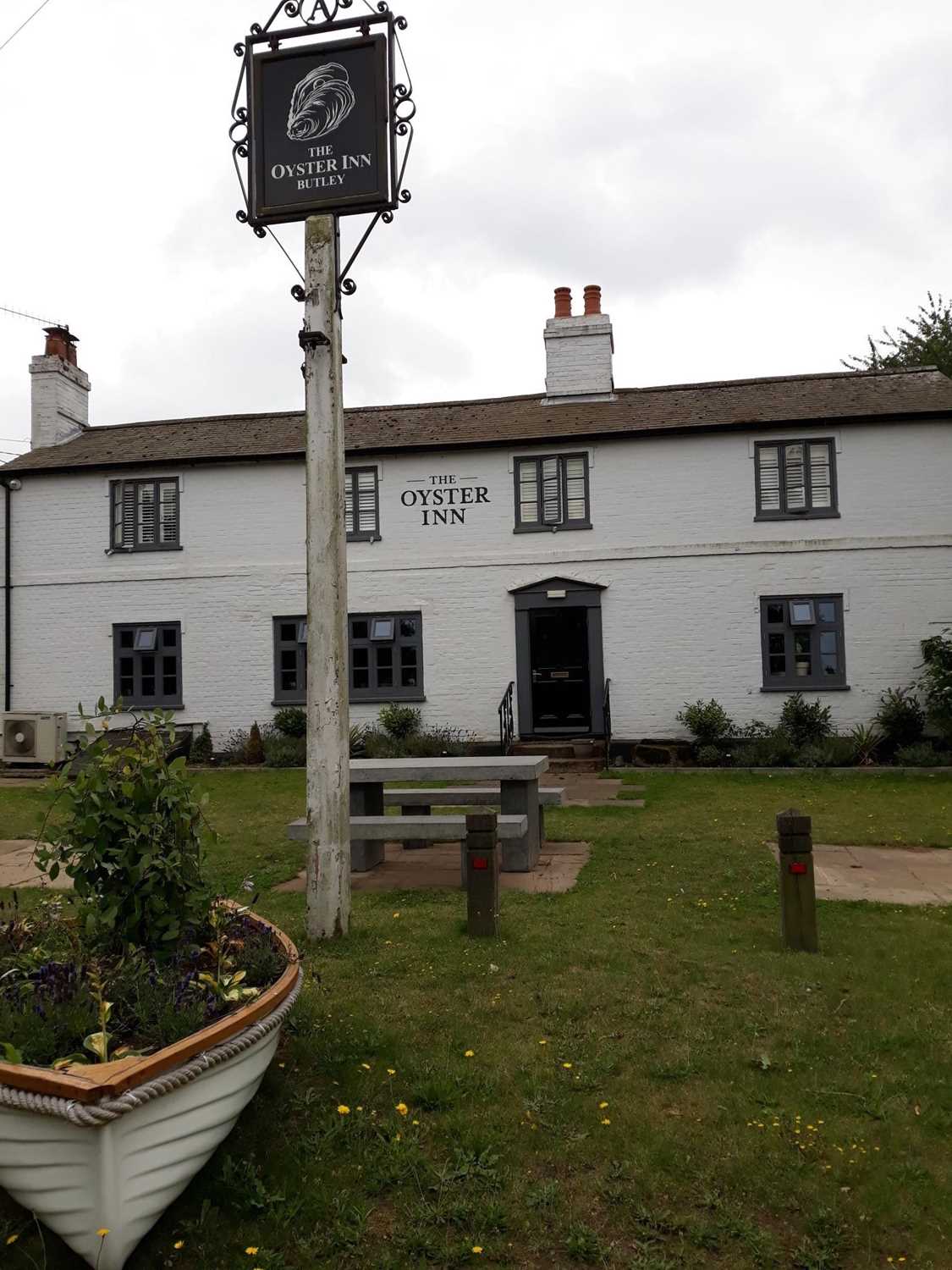 Lot 125 - Butley Oyster Inn: Mid-week barn converted...