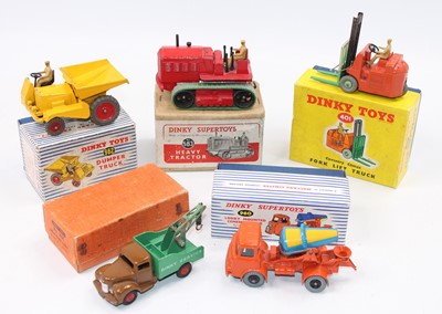 Lot 1811 - Dinky Toys boxed group of 5 to include: 25X...