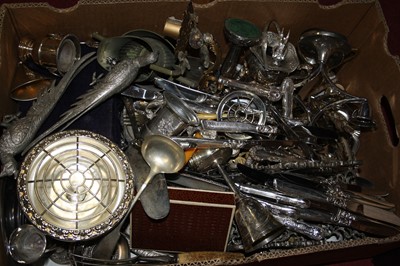 Lot 277 - A box of miscellaneous metalware, to include a...
