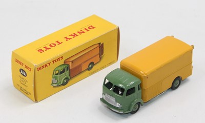 Lot 1827 - French Dinky 33a Simca Cargo Truck, green cab...