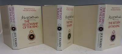 Lot 2005 - TOLKIEN, J.R.R. The Lord of the Rings Trilogy....