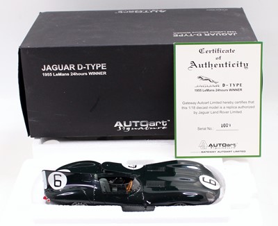 Lot 858 - An Auto Art models Signature Series, model No....