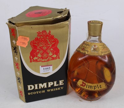 Lot 1442 - Dimple Old Blended Scotch whisky, 26 and 2/3s...