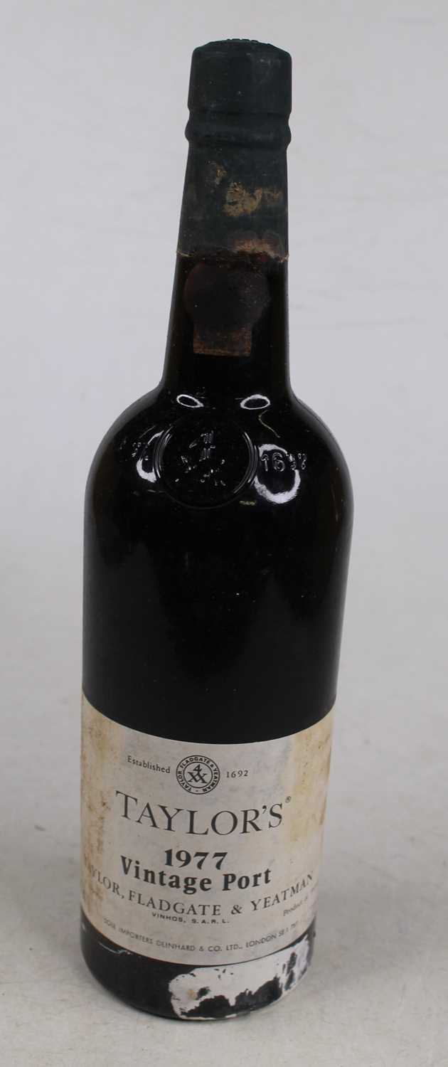 Lot 1331 - Taylor's vintage port, 1977, twelve bottles (OWC)