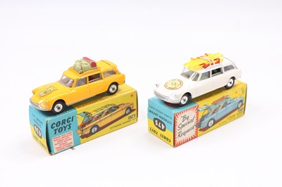 Lot 2062 - 2 Corgi Toys Citroen Safari ID19 models to...